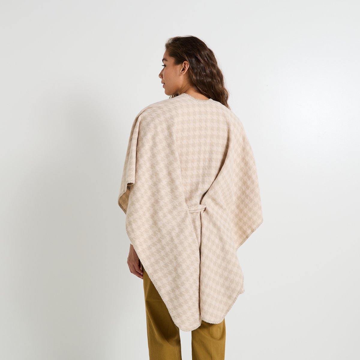 Poncho ceinturé ouvert à l'avant beige, GRAIN DE MALICE