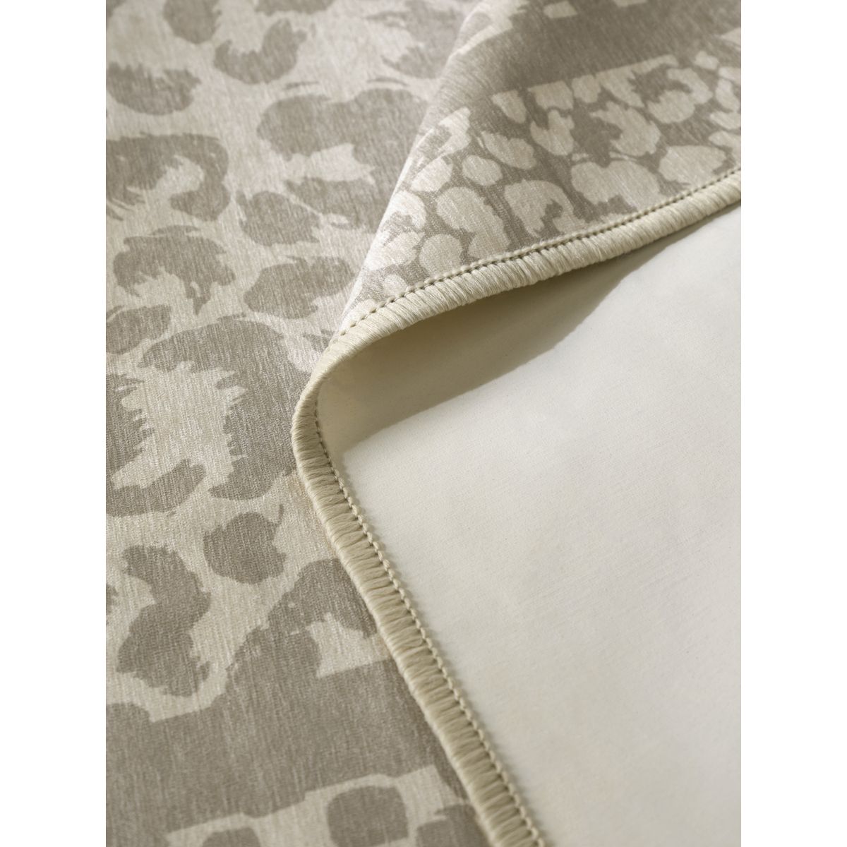 Tapis lavable à imprimé léopard naturel, NEXT
