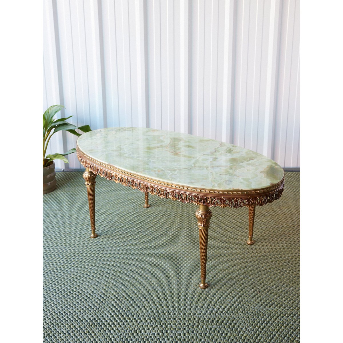 Table basse en onyx Léonie N°875 - Bon état doré, DEBONGOUT