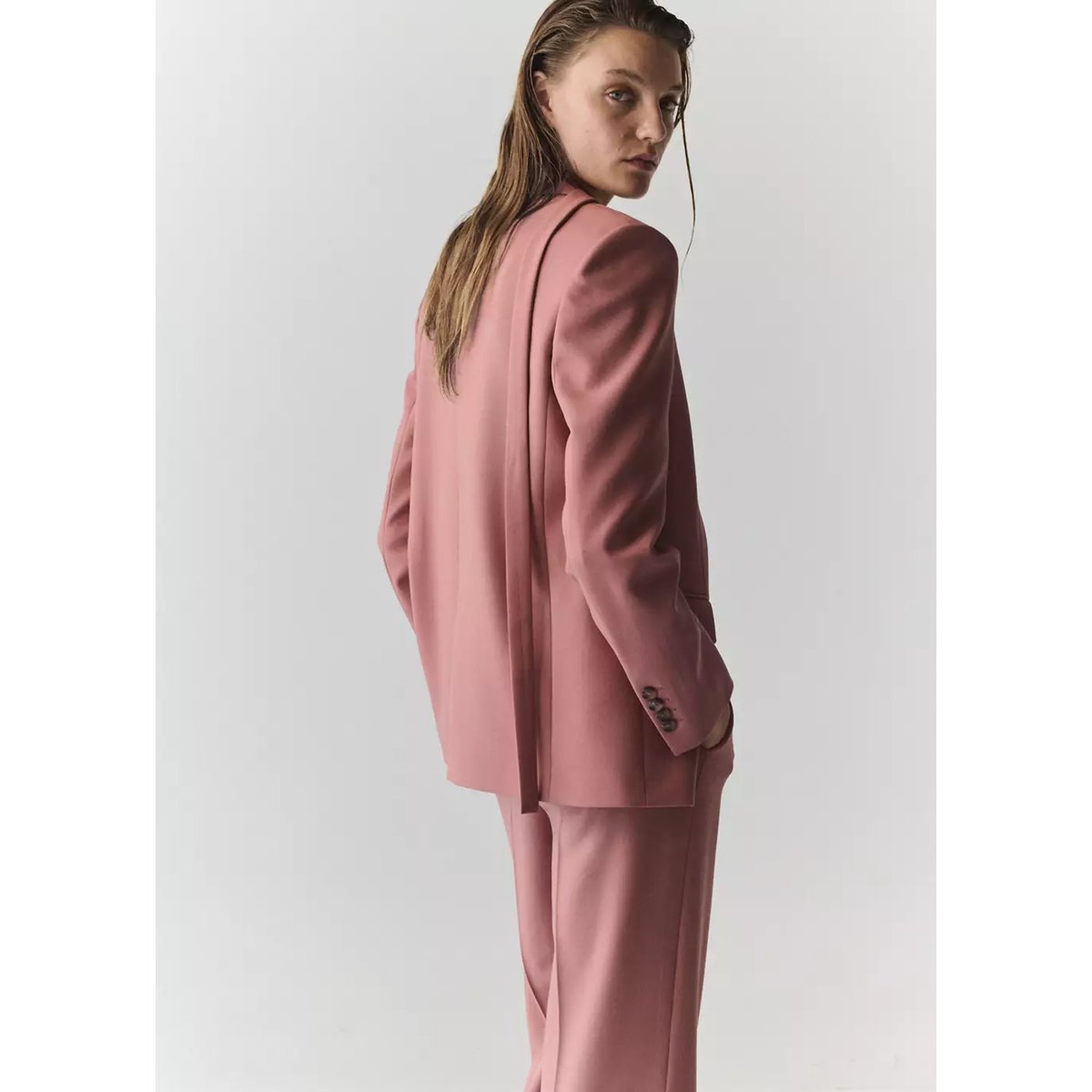 Blazer de costume droit avec poches rose, MANGO