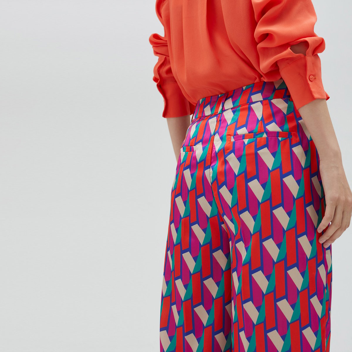 Pantalon large avec fermeture éclair et bouton sur le devant rose, LOLA CASADEMUNT