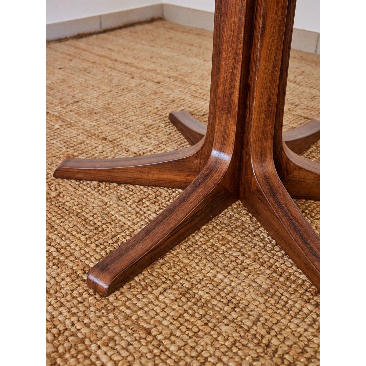 Table à manger en palissandre Karla N°1172 - Bon état bois foncé, DEBONGOUT