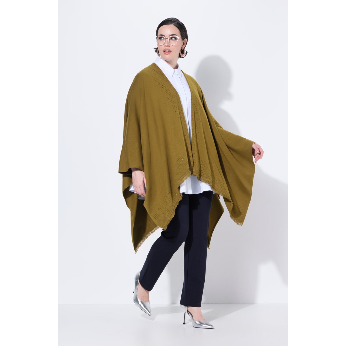 Poncho en maille oversize, coupe ouverte vert olive, ULLA POPKEN