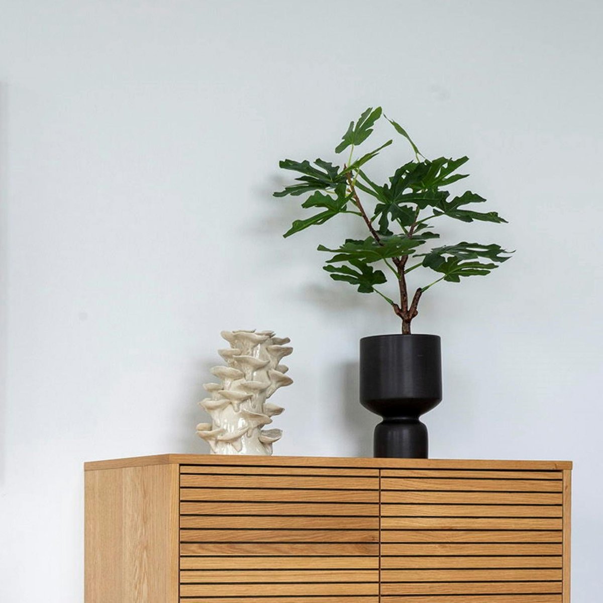 Cache-pot intérieur noir design sablier H 23,5 cm noir, PIER IMPORT