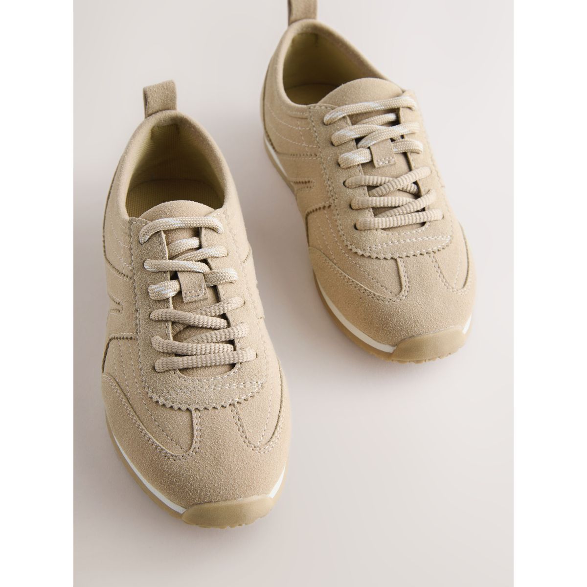 Baskets à lacets style rétro beige neutre, NEXT