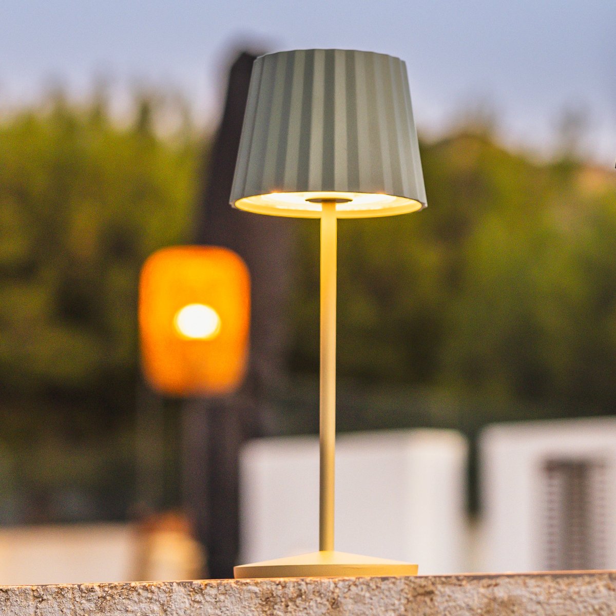 6 Lampe de table ABBY + Socle de charge vert, LUMISKY