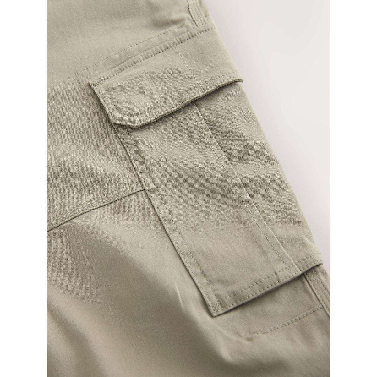 Pantalon cargo stretch en coton grège, NEXT