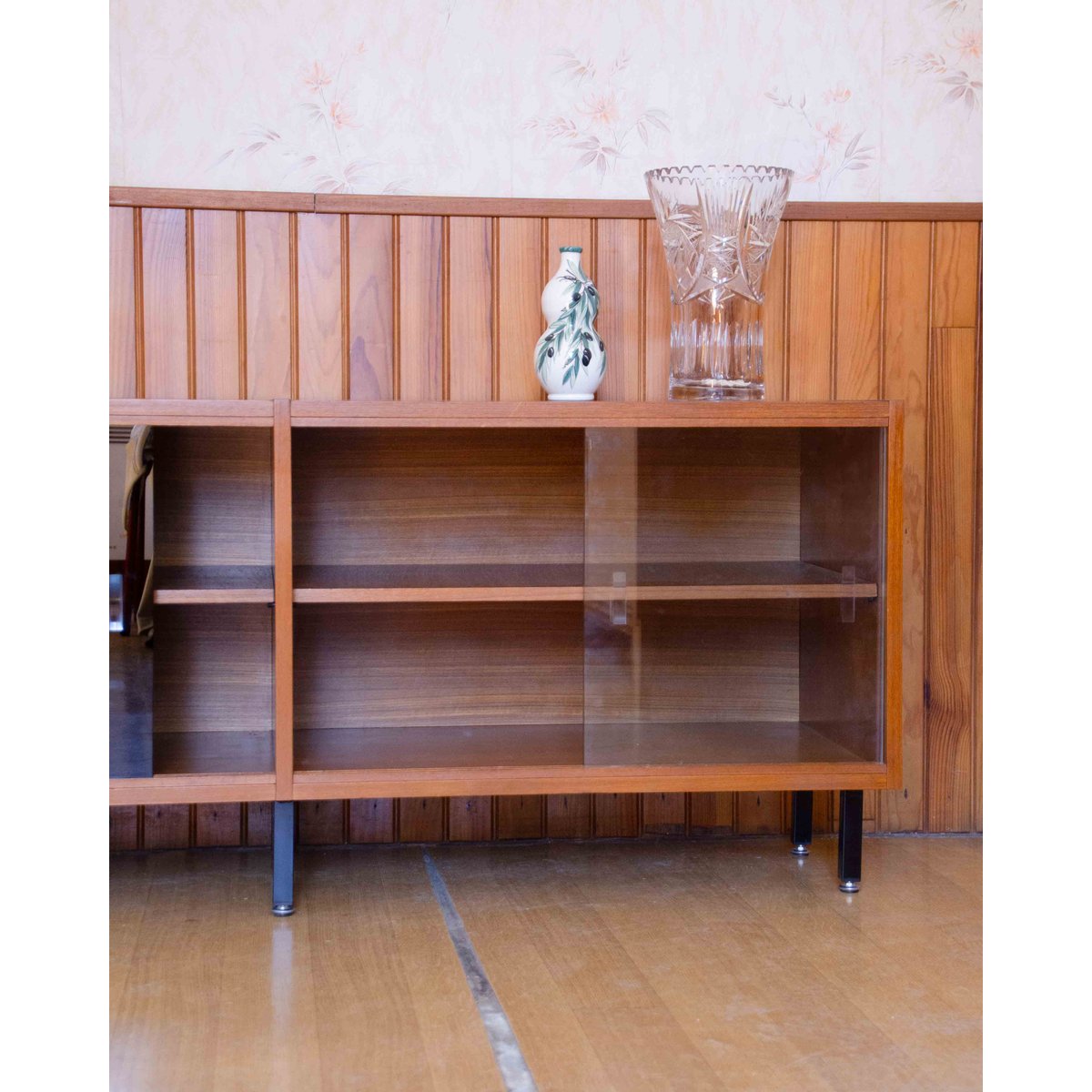 Enfilade vitrée en teck Margaret N°513 - Bon état noir, DEBONGOUT