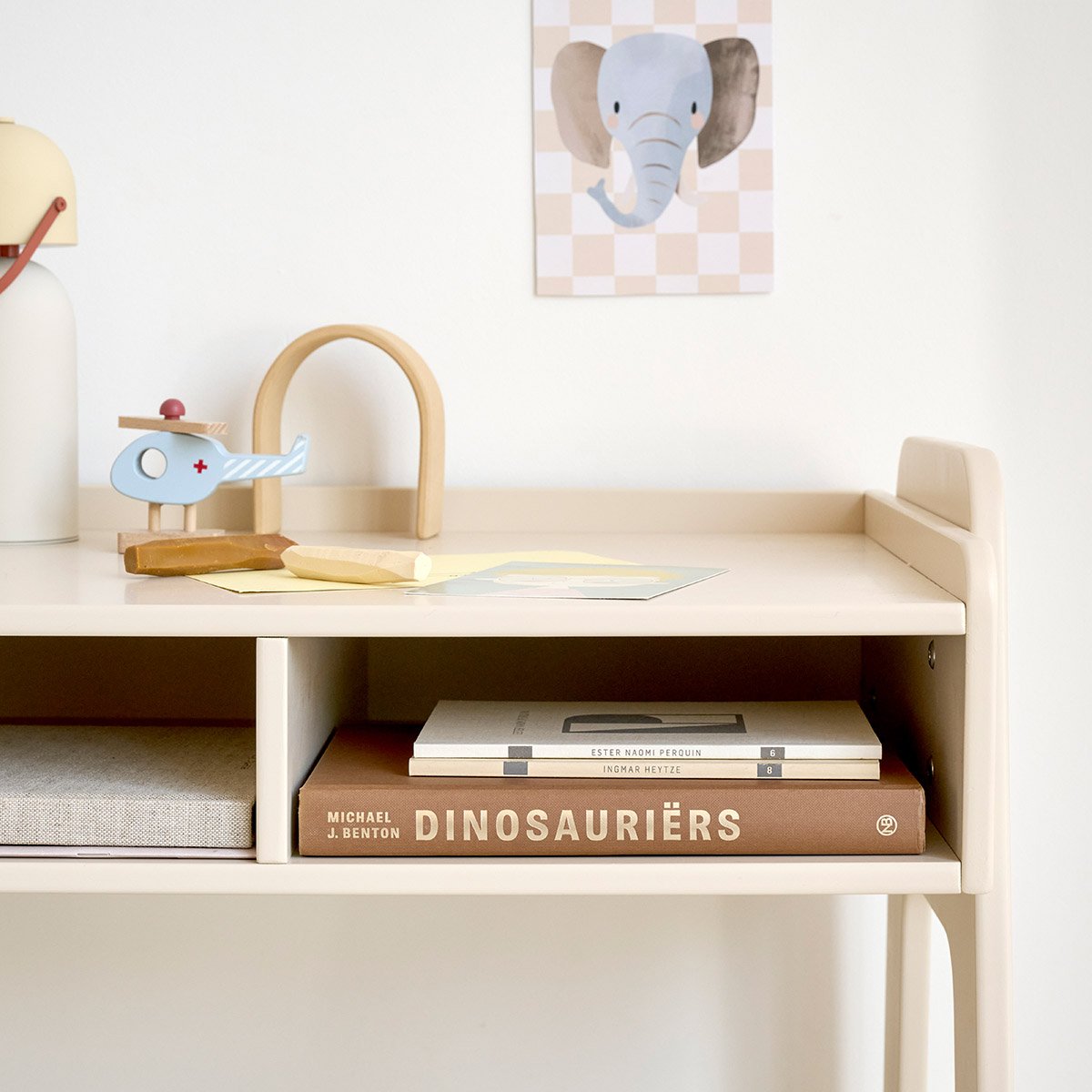 Bureau enfant et sa chaise «Lune» PA_LUNE beige, PETITE AMELIE