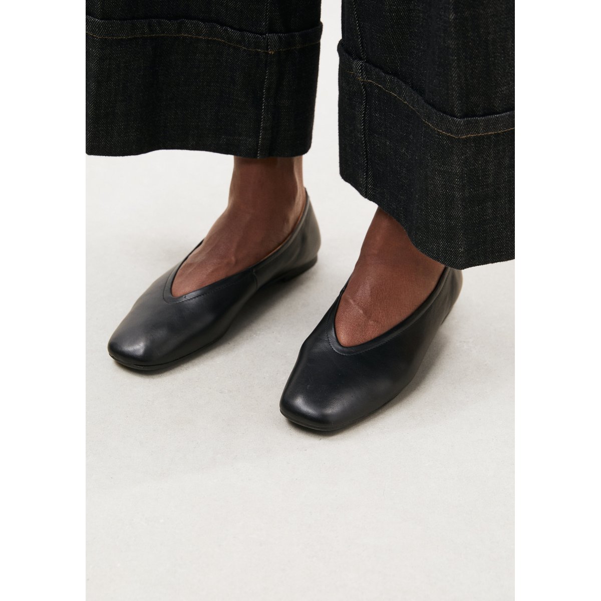 Ballerines en cuir noir, HUMILITY