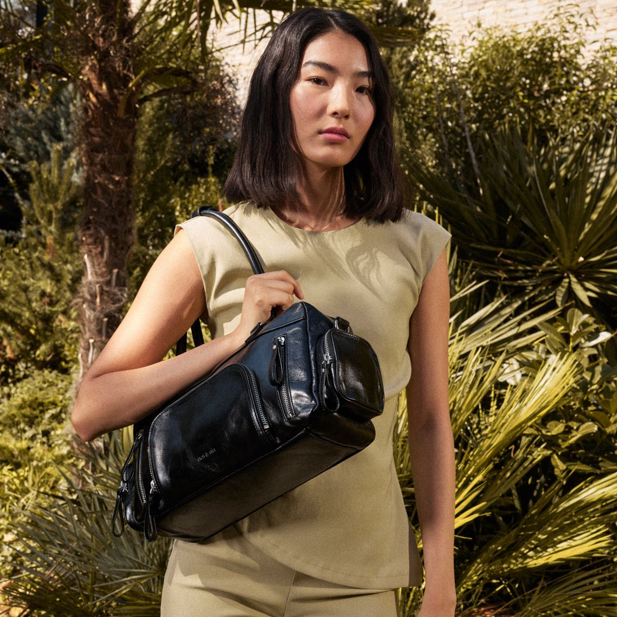 Sac à main en cuir lisse avec bandoulière MACY POCKET noir, NAT & NIN