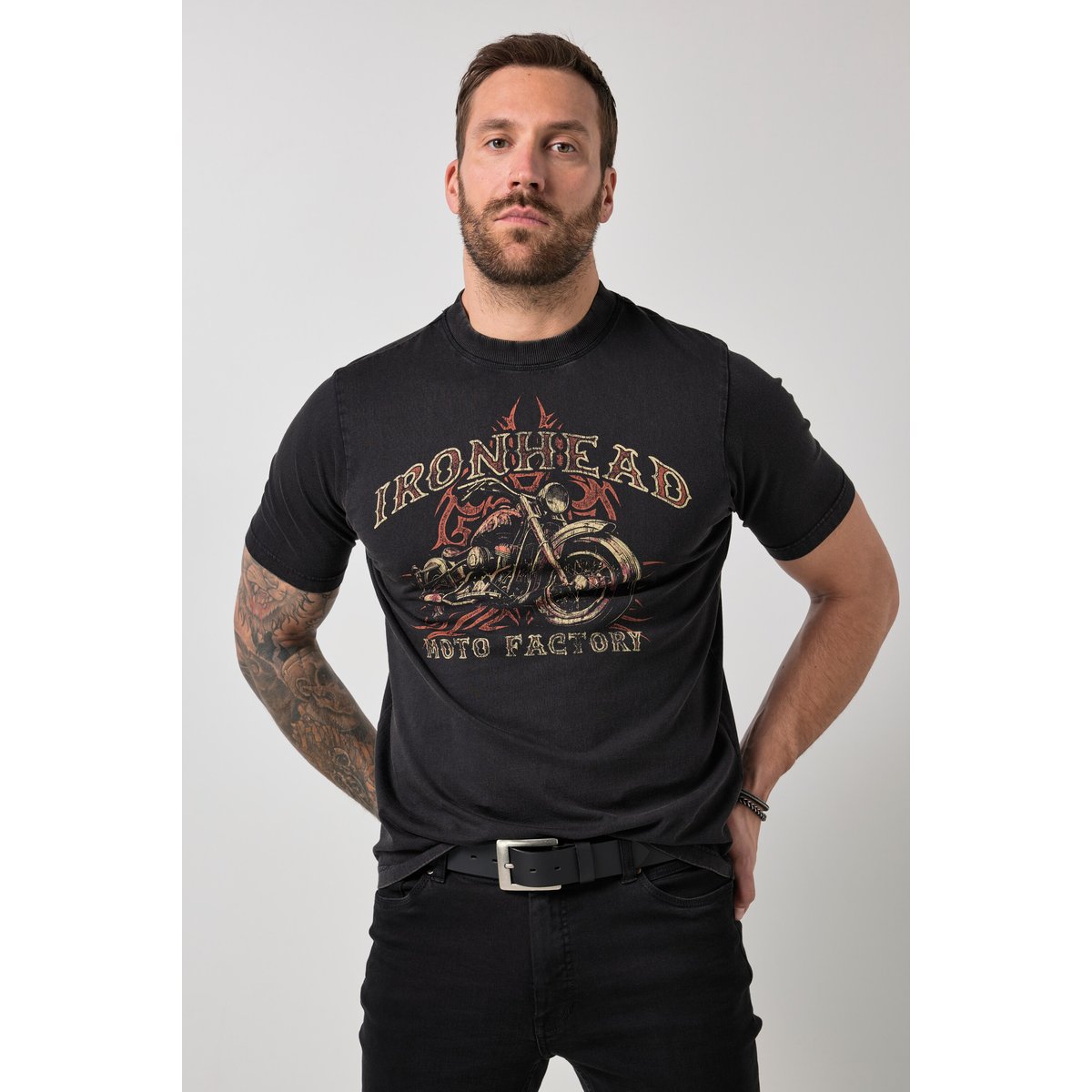 T-shirt noir, JP1880