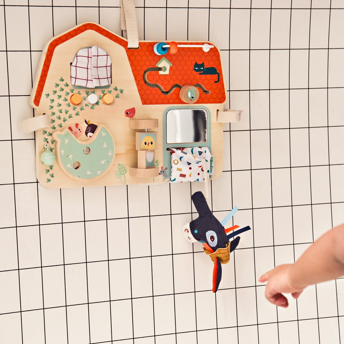 Panneau d'activités La Ferme beige, orange, bleu, LILLIPUTIENS