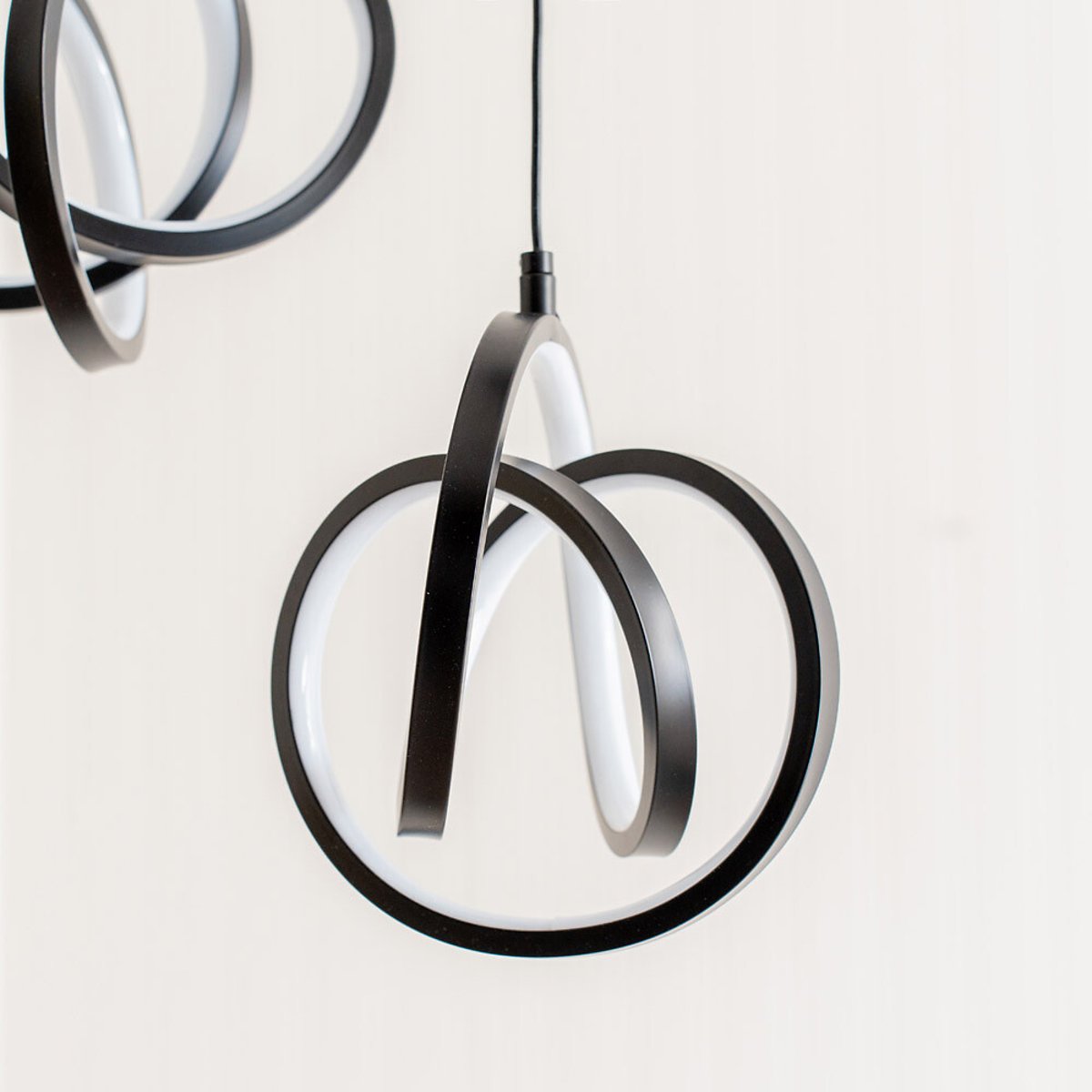 Inez 3-Light Loop Cluster LED Pendant Light in Matte Black black, SO'HOME