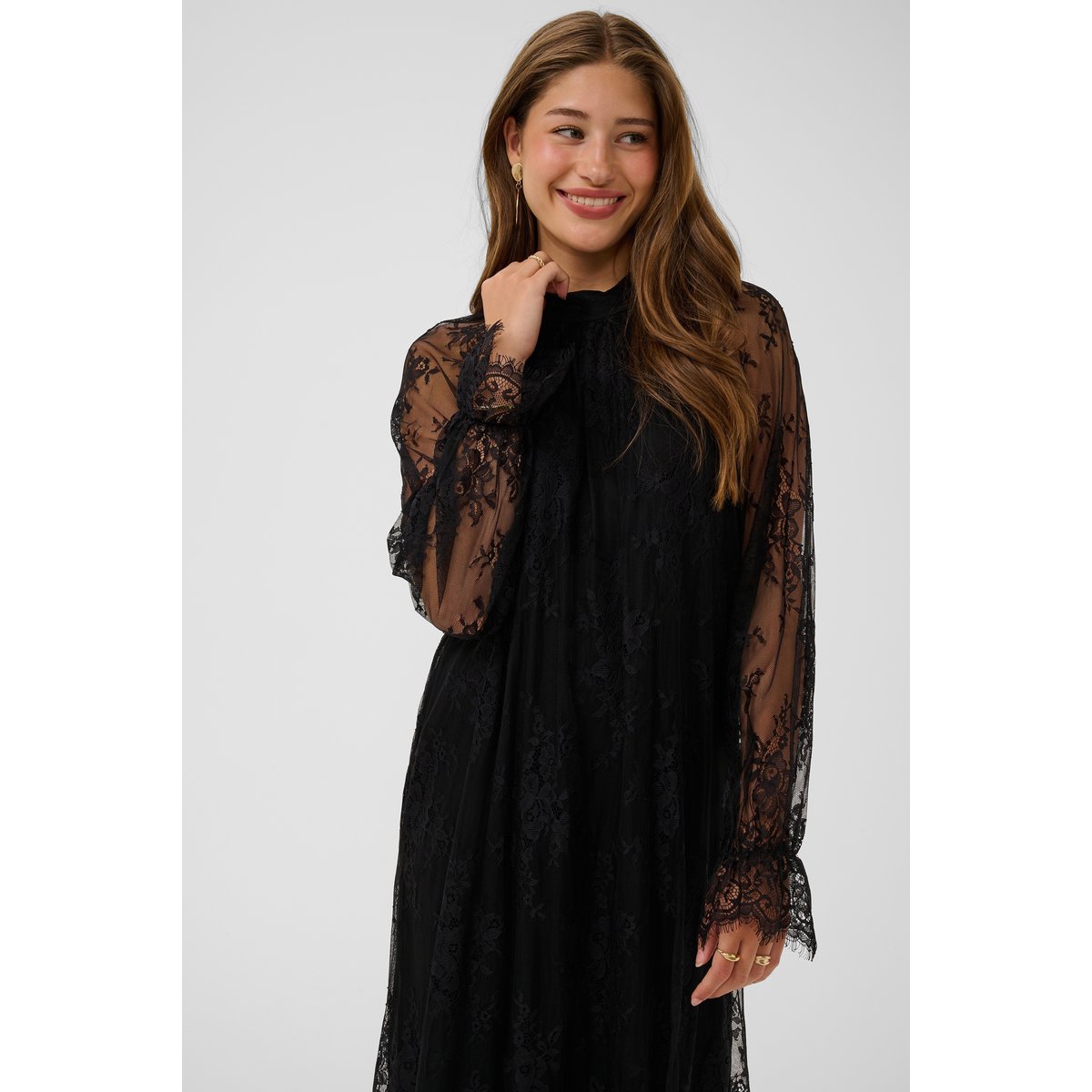 Robe noir pitch black, CREAM