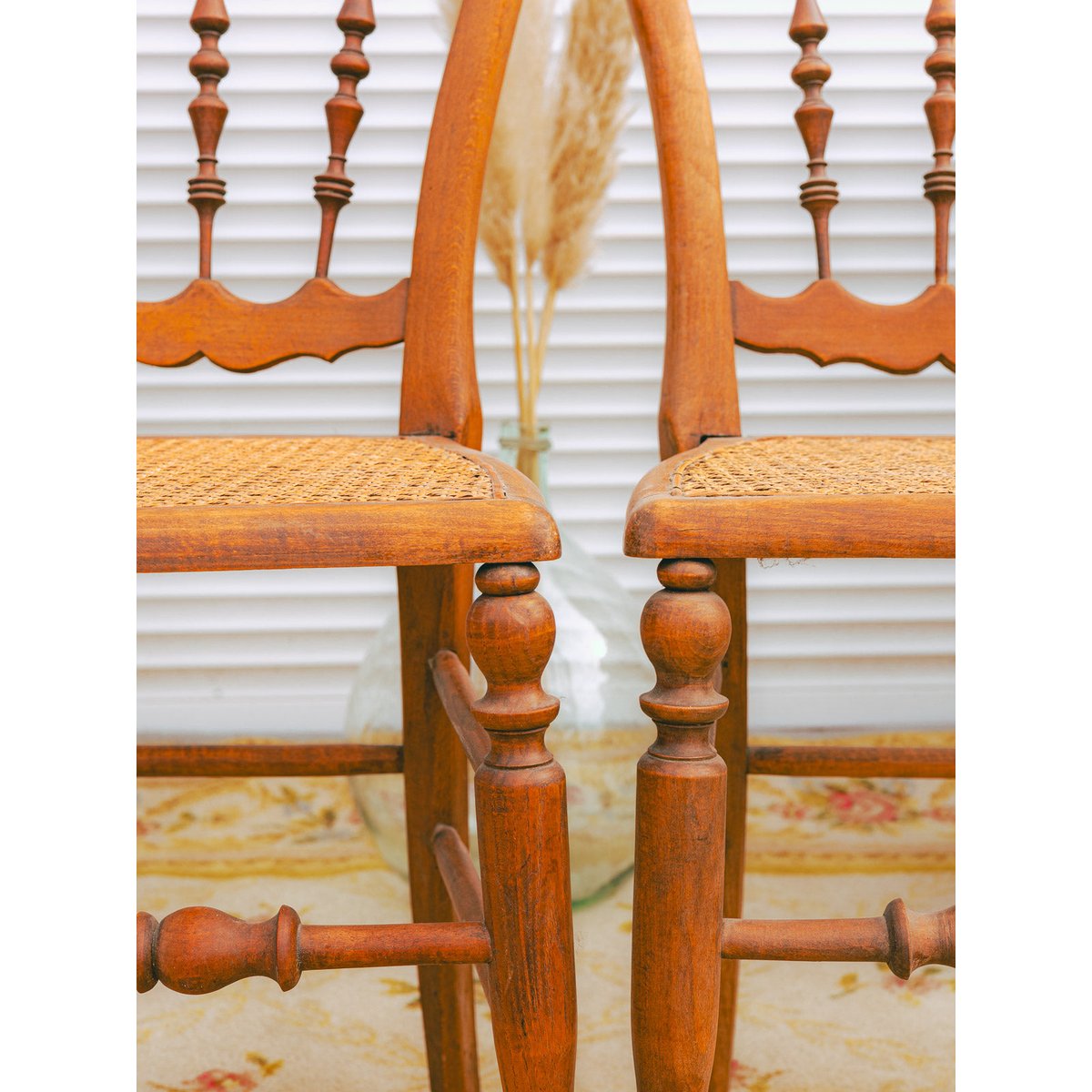 Lot de 4 chaises en bois et cannage Claude N°1559 - Bon état bois clair, DEBONGOUT