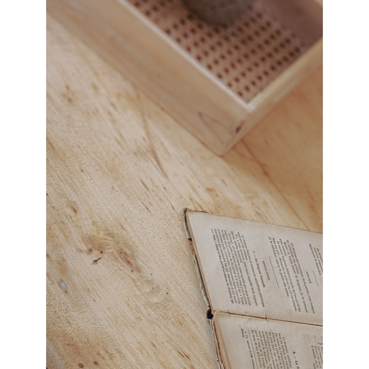 Table d'auberge rénovée Romy N°1428 - Bon état bois clair, DEBONGOUT