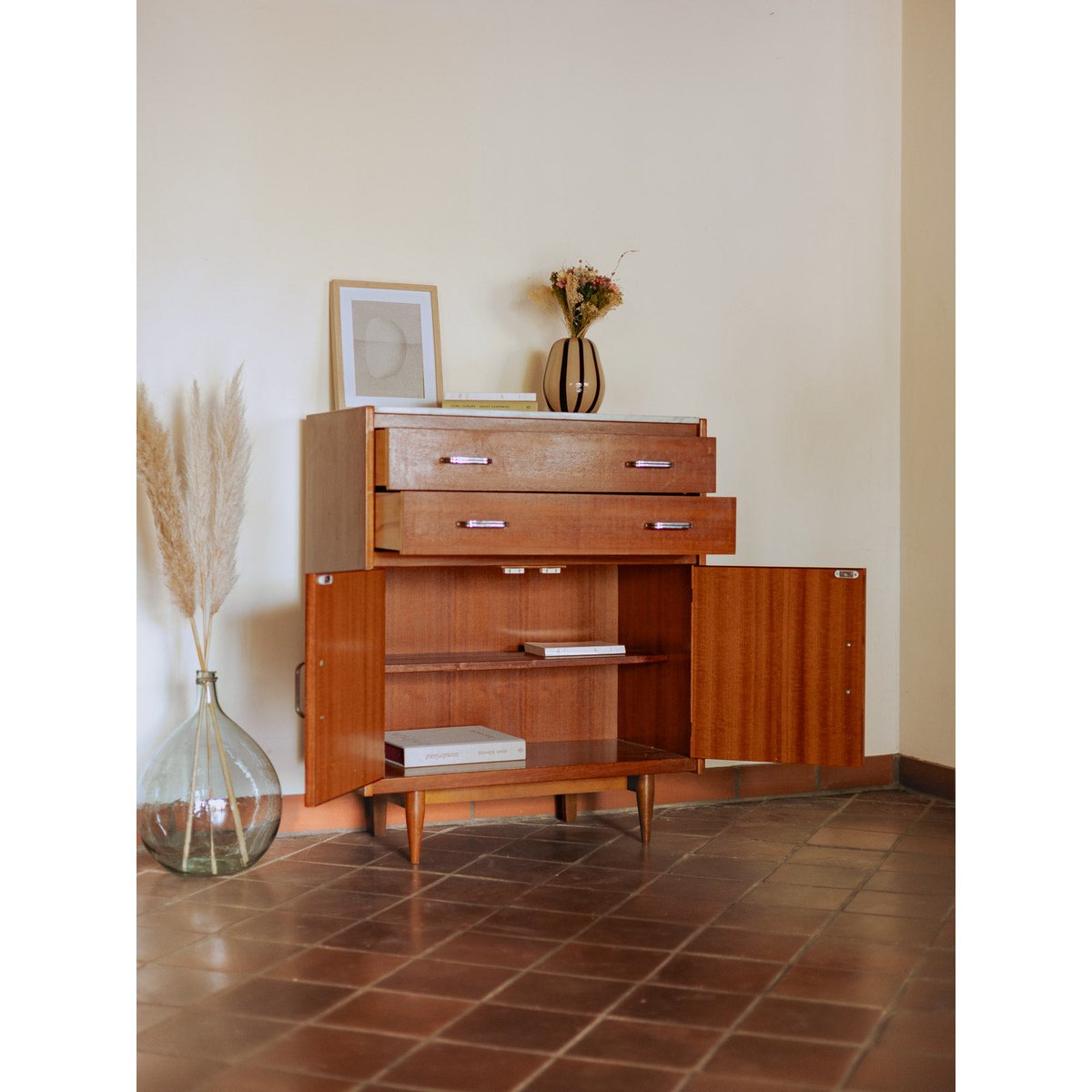 Commode au plateau en marbre blanc Olga N°686 - Bon état bois clair, DEBONGOUT