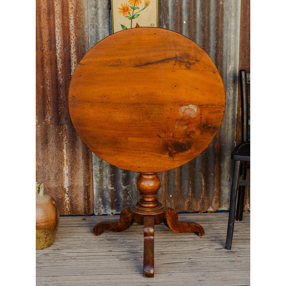 Table d'appoint en bois Francine N°1677 - Bon état bois foncé, DEBONGOUT
