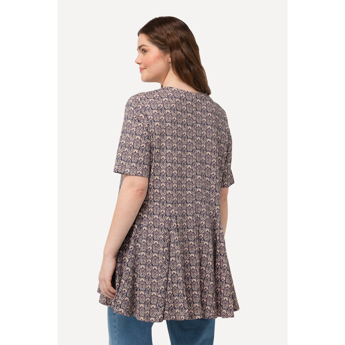 Long t-shirt à plis godet. Col tunisien et rose, ULLA POPKEN