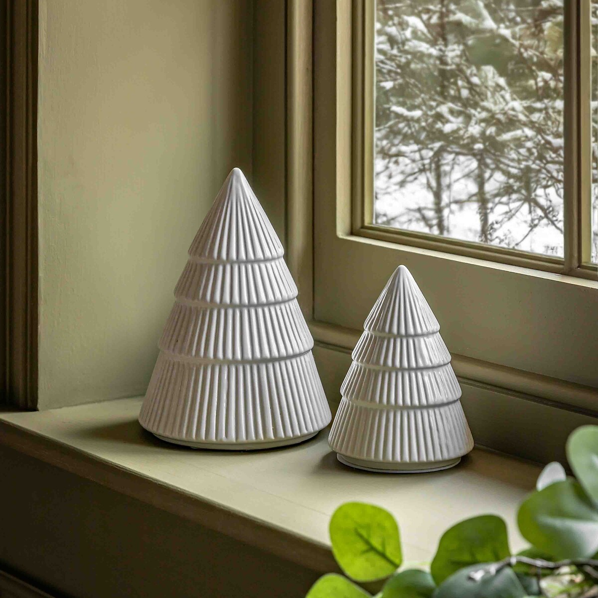 Set of 2 Woodland Ceramic Tree Ornaments in White white, ÉDITÉ