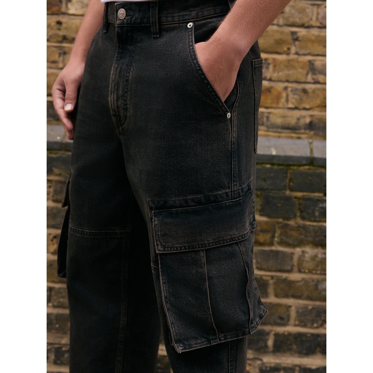 Jean cargo noir, NEXT