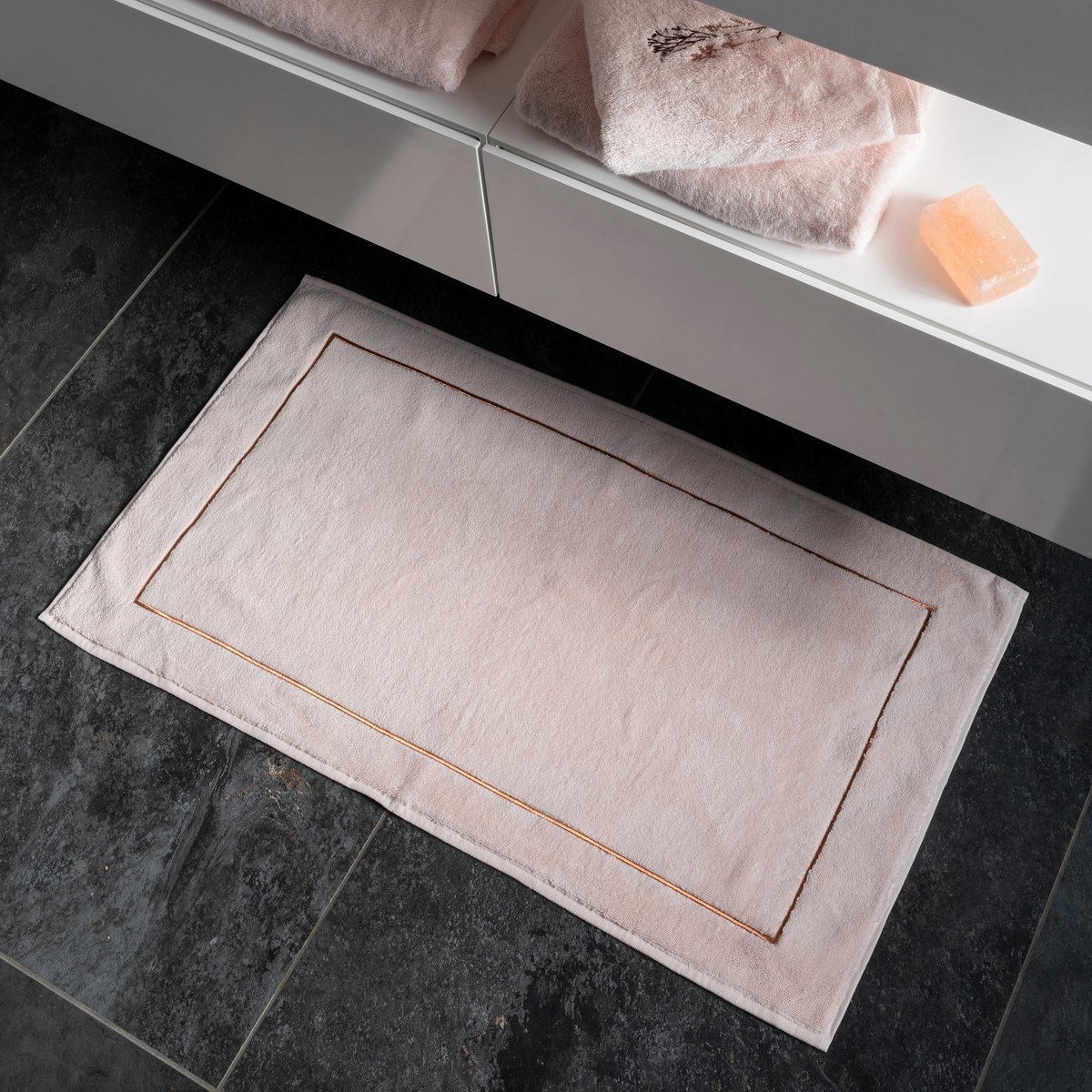 Tapis de bain coton et viscose de bambou AURA nude, CARRE BLANC