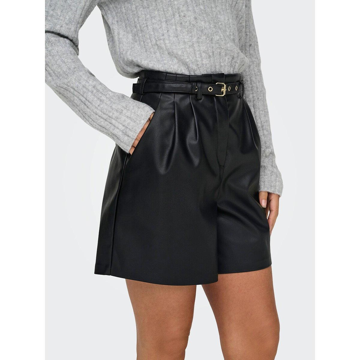 Short en simili 100% polyester noir, ONLY