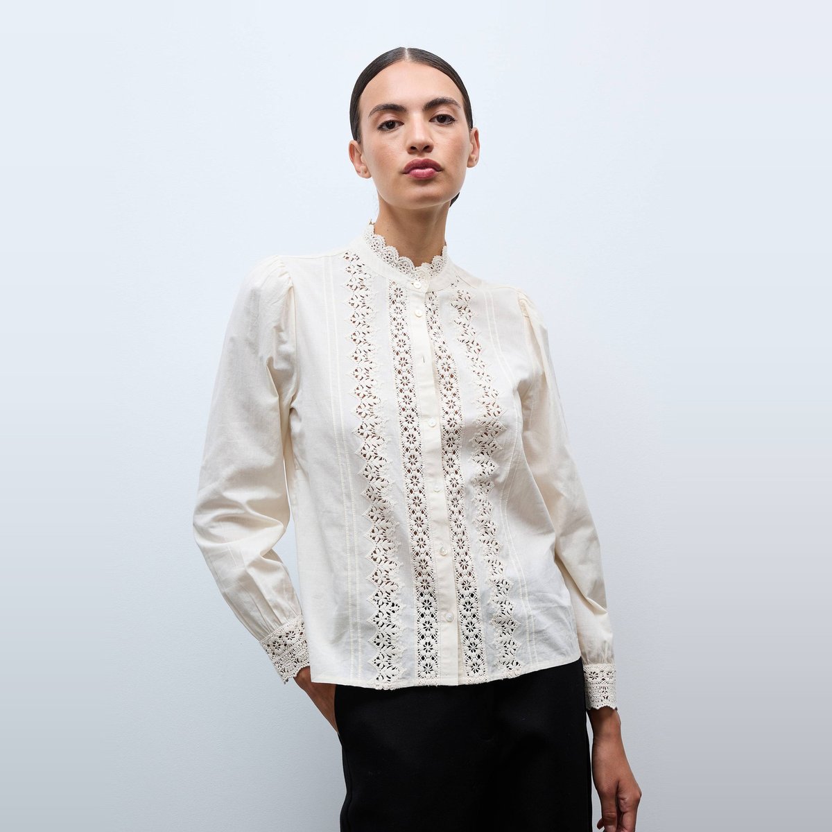 Chemise manches longues avec détail de dentelle ecru, MONOPRIX