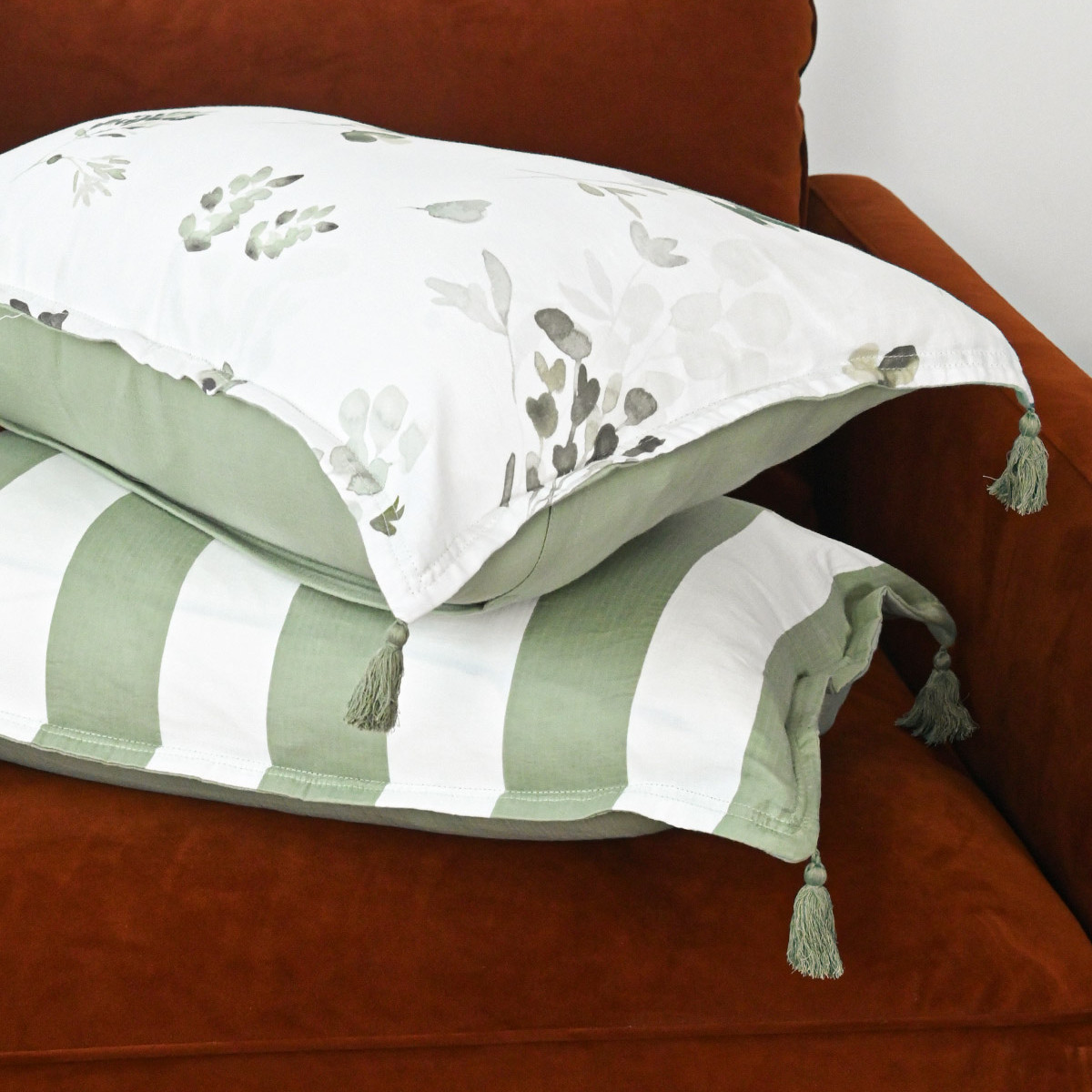 Lot de 2 housses de coussin gaze de coton ARTHUR LOFT sauge, SENSEI MAISON