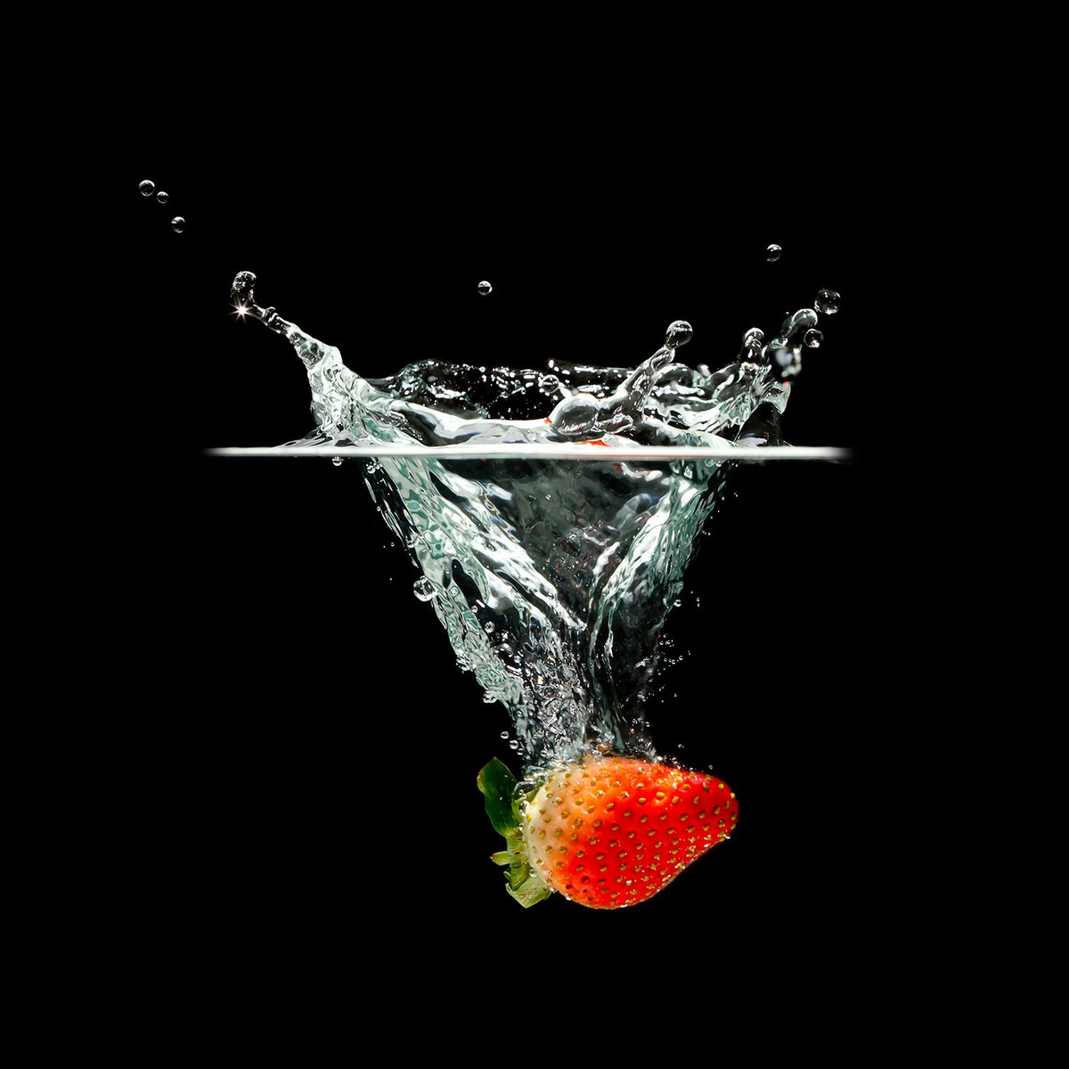 Tableau décoratif cuisine fraise et éclat d'eau tableau alu dibond, HEXOA