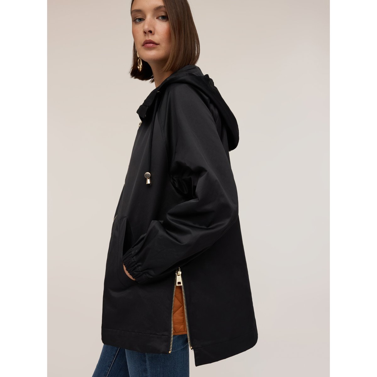 Parka à capuche noir, MOTIVI