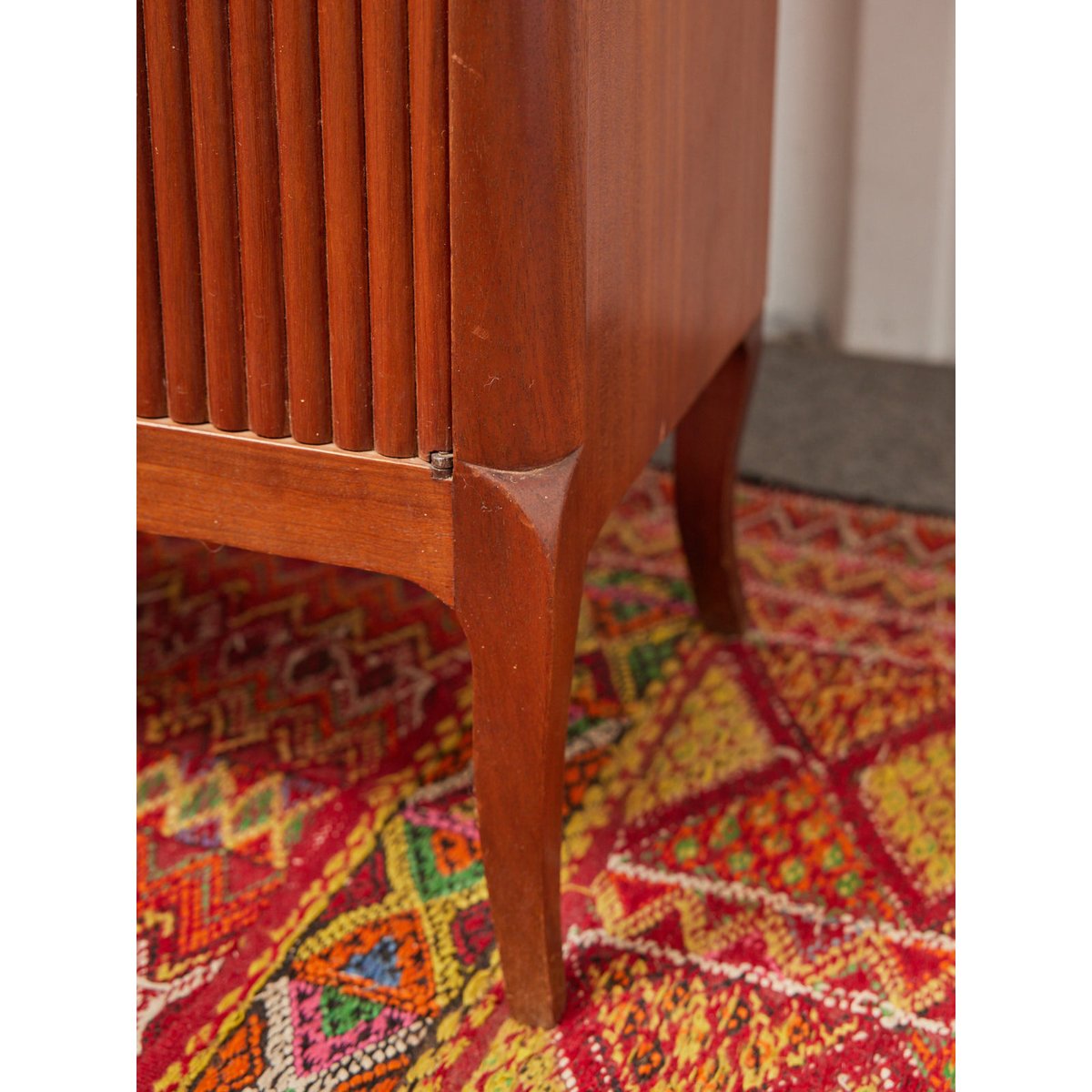 Buffet haut en bois Gilbert N°1712 - Bon état bois clair, DEBONGOUT