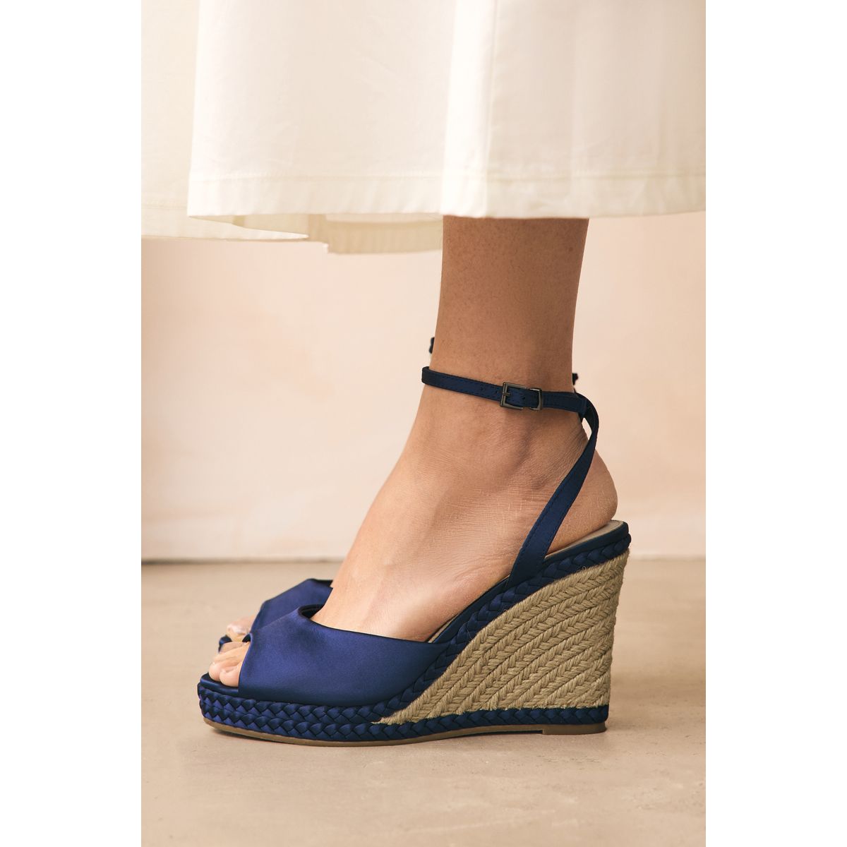 Chaussures compensées satin bleu marine, NEXT