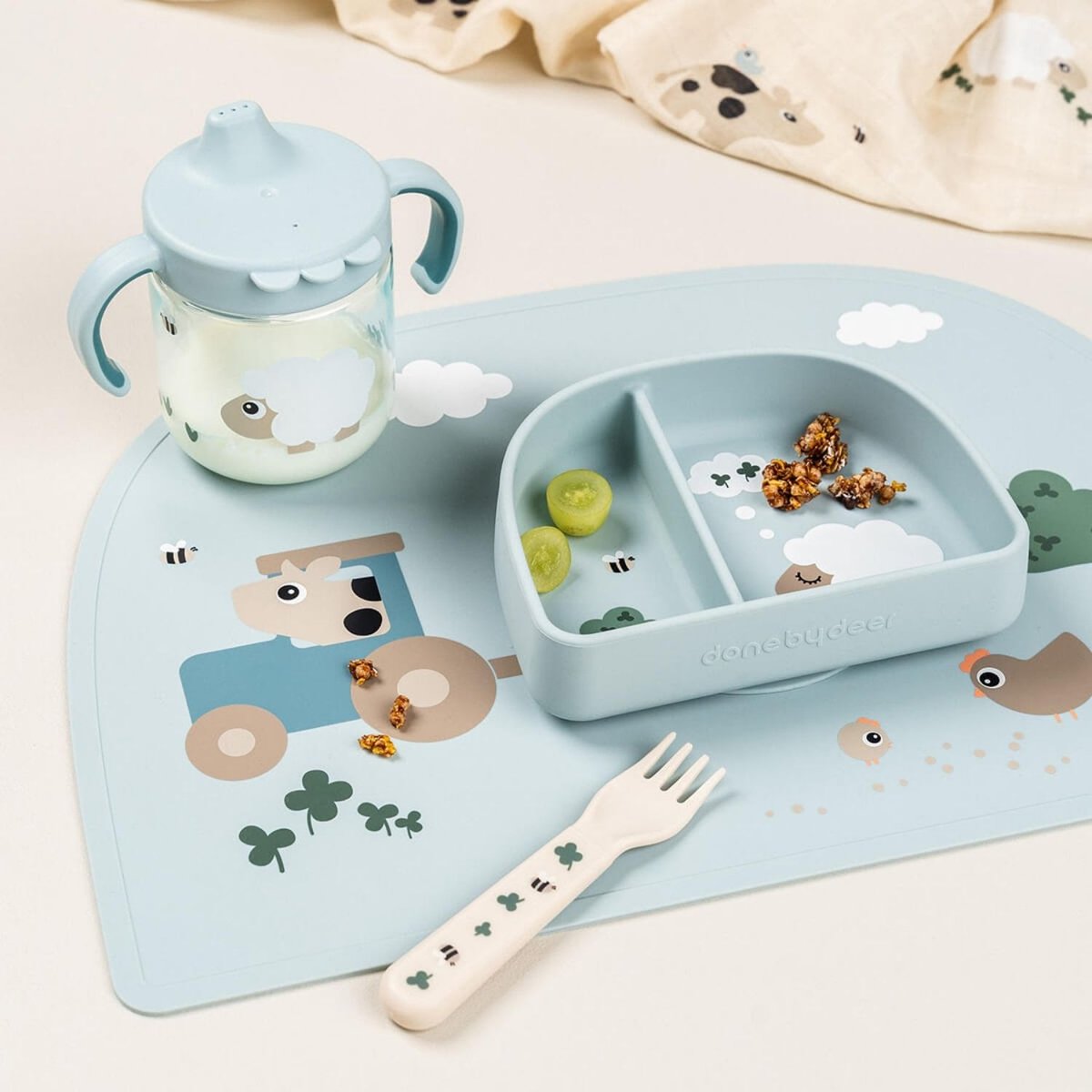 Set de table bleu, DONE BY DEER