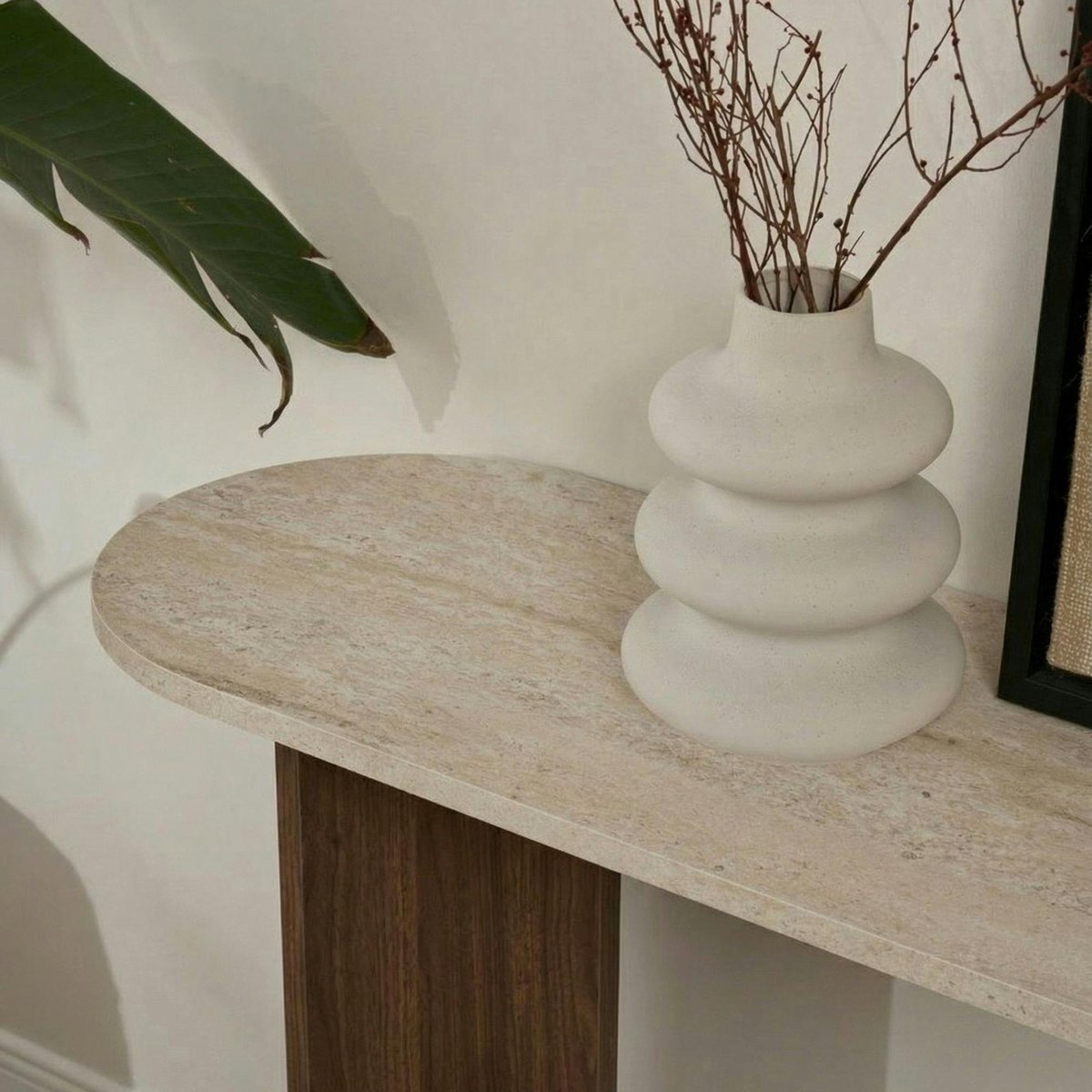 Console design - pieds en V MARFA noyer et travertin, PIER IMPORT