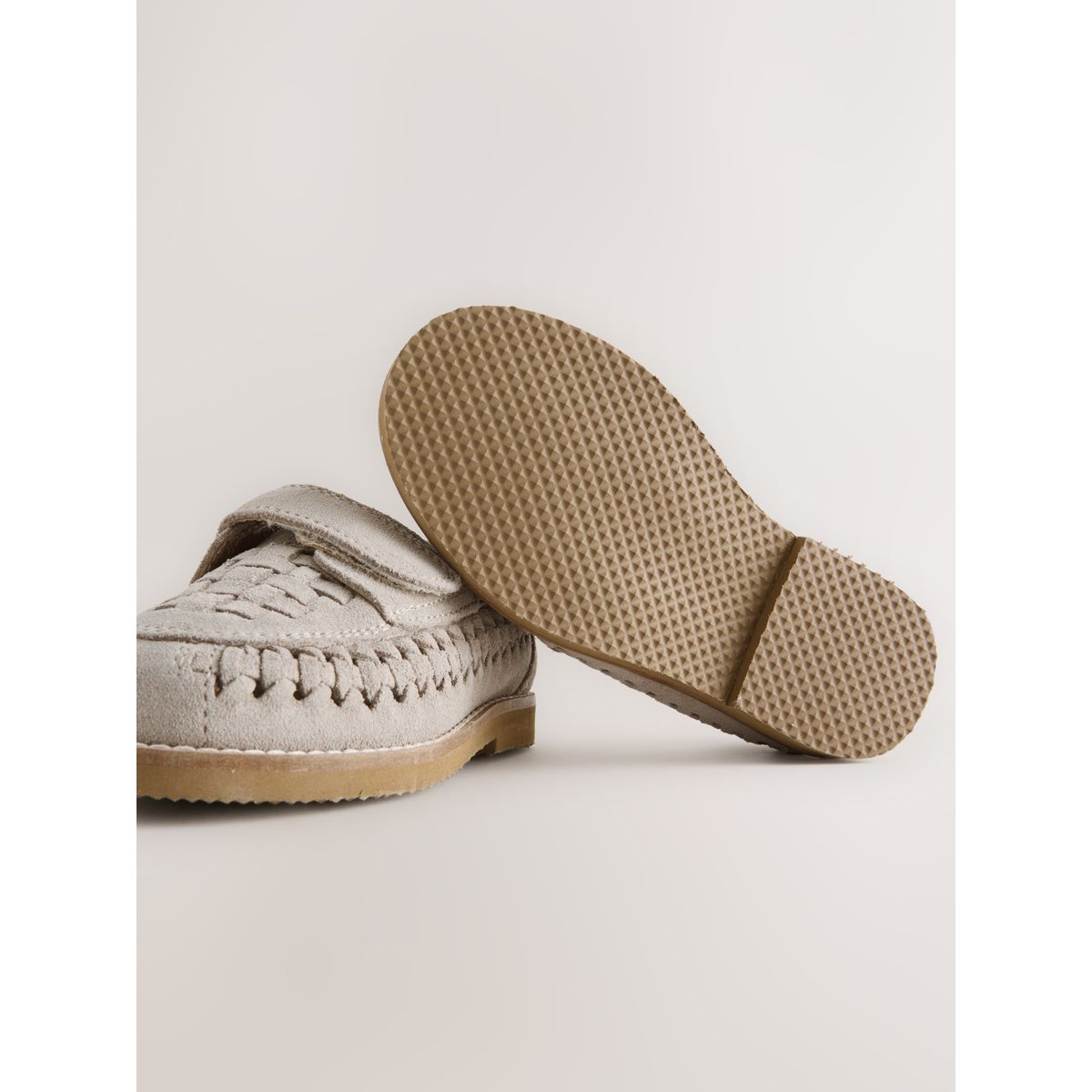 Mocassins en daim tissé à scratch naturel, NEXT