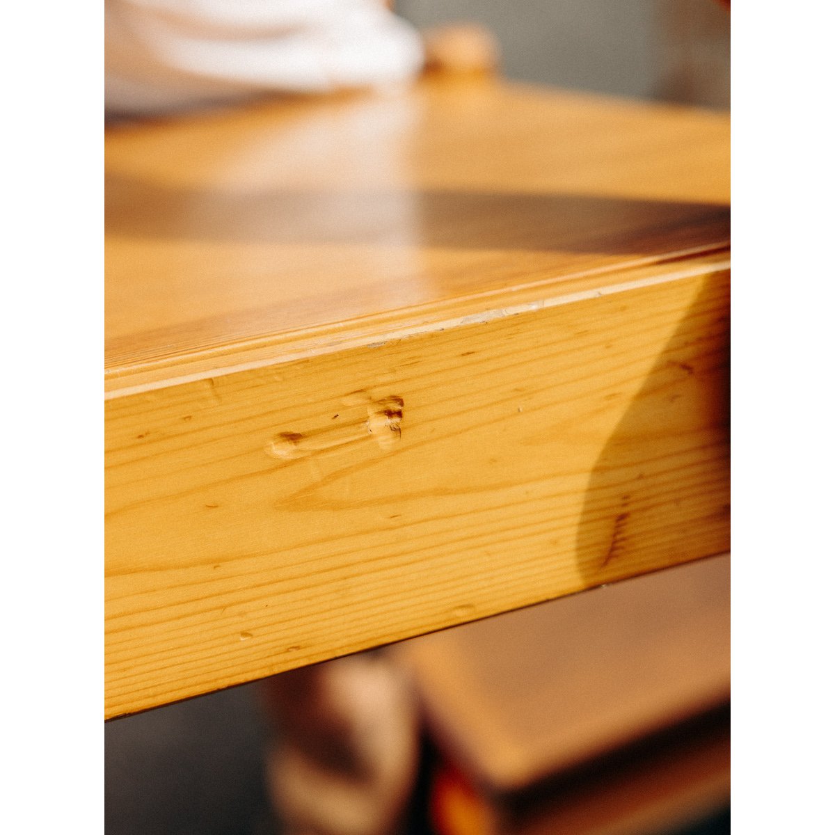 Table basse en pin au style chalet Léonie N°1007 - Bon état bois clair, DEBONGOUT