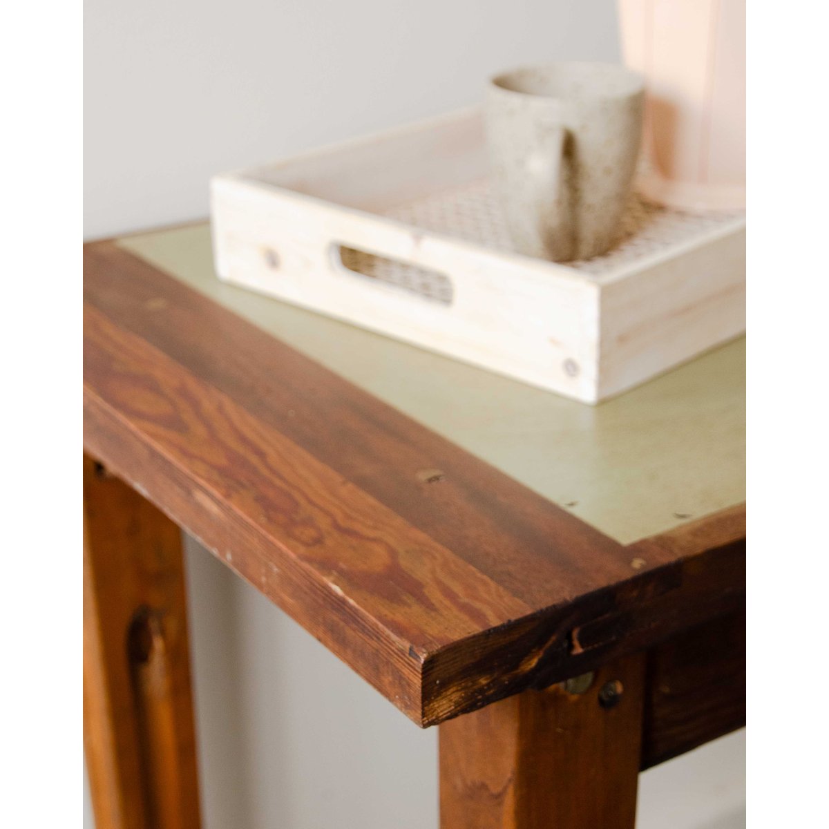 Table d'estaminet Romy N°1416 - Bon état bois foncé, DEBONGOUT