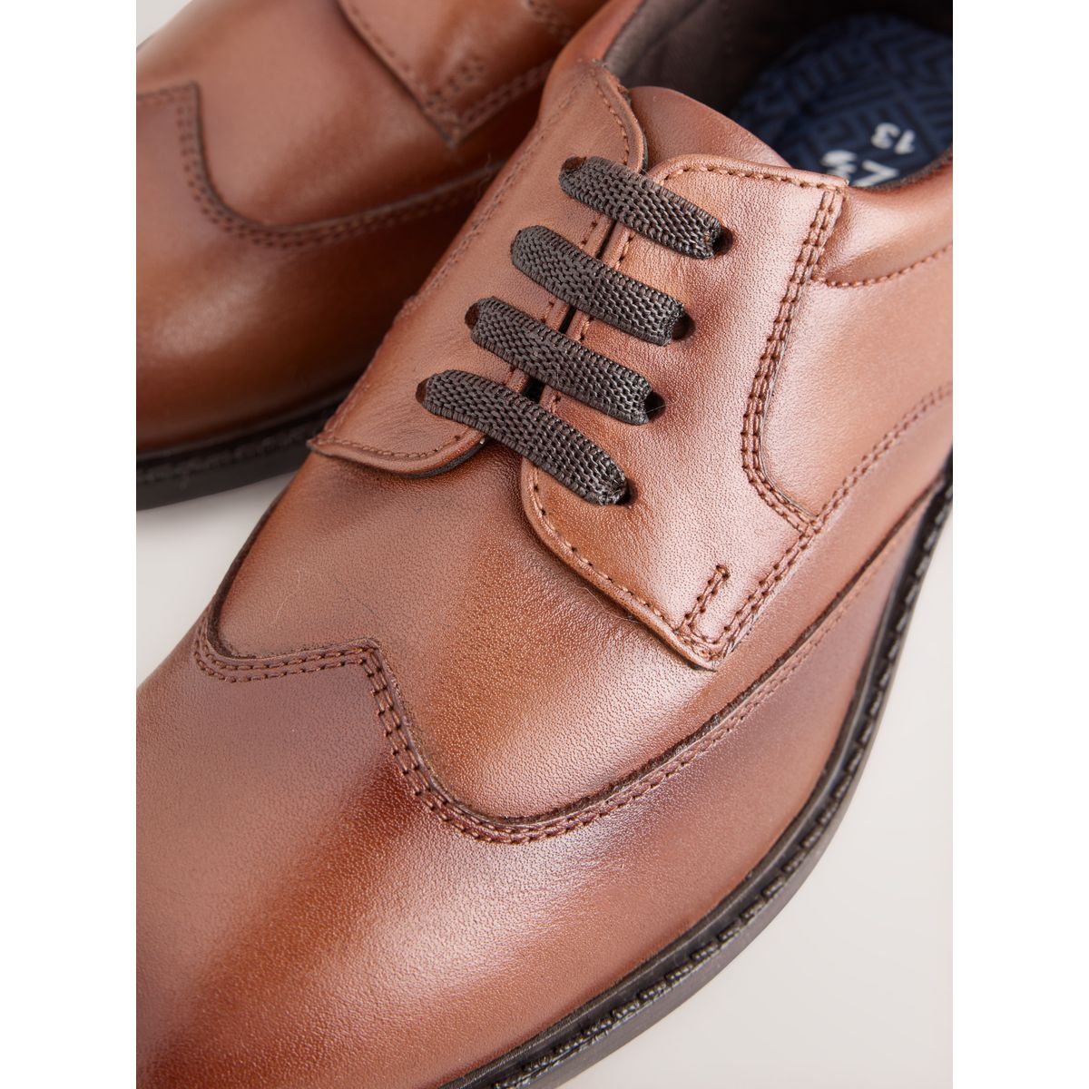 Chaussures cuir bout fleuri marron fauve, NEXT