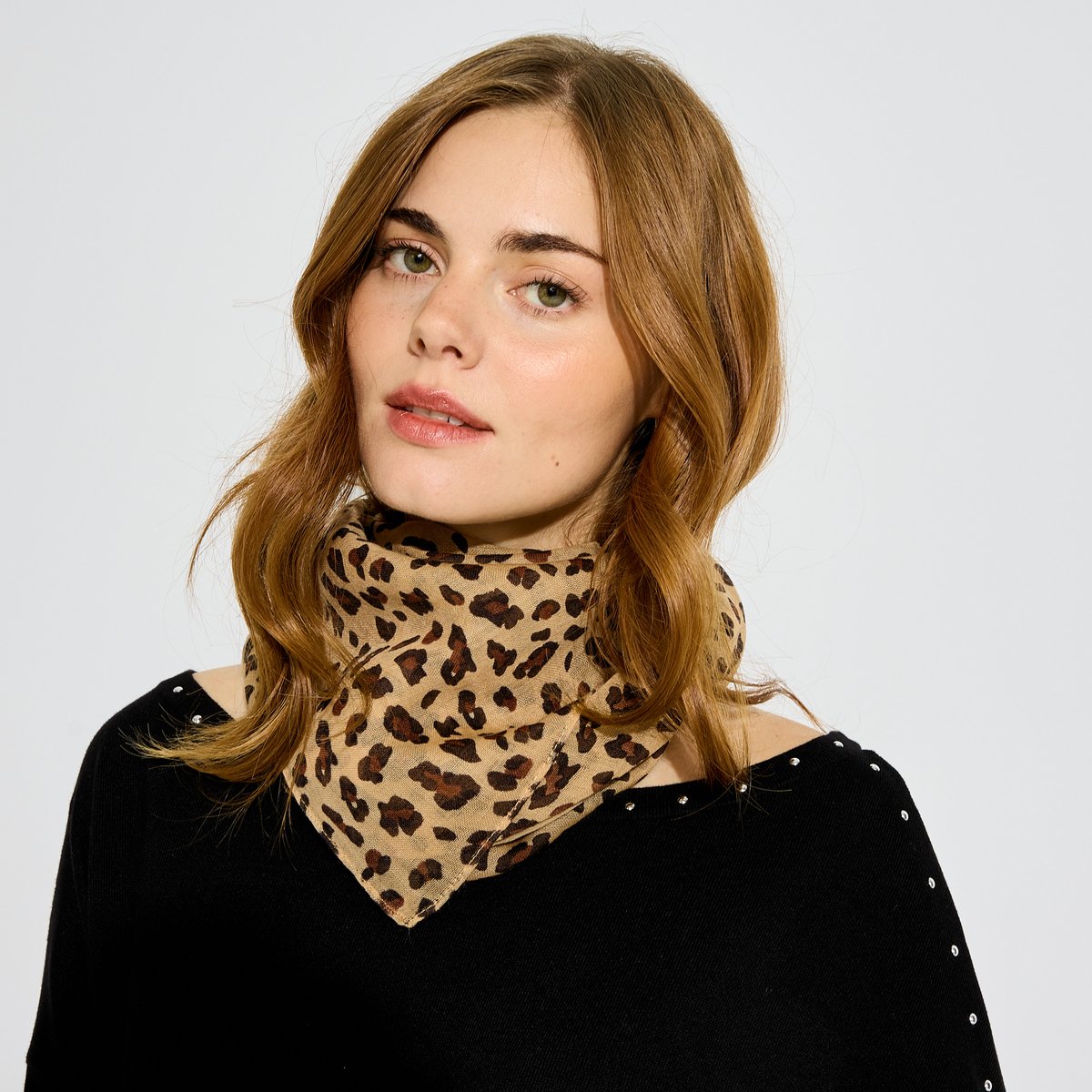 Étole motif animalier beige, GRAIN DE MALICE