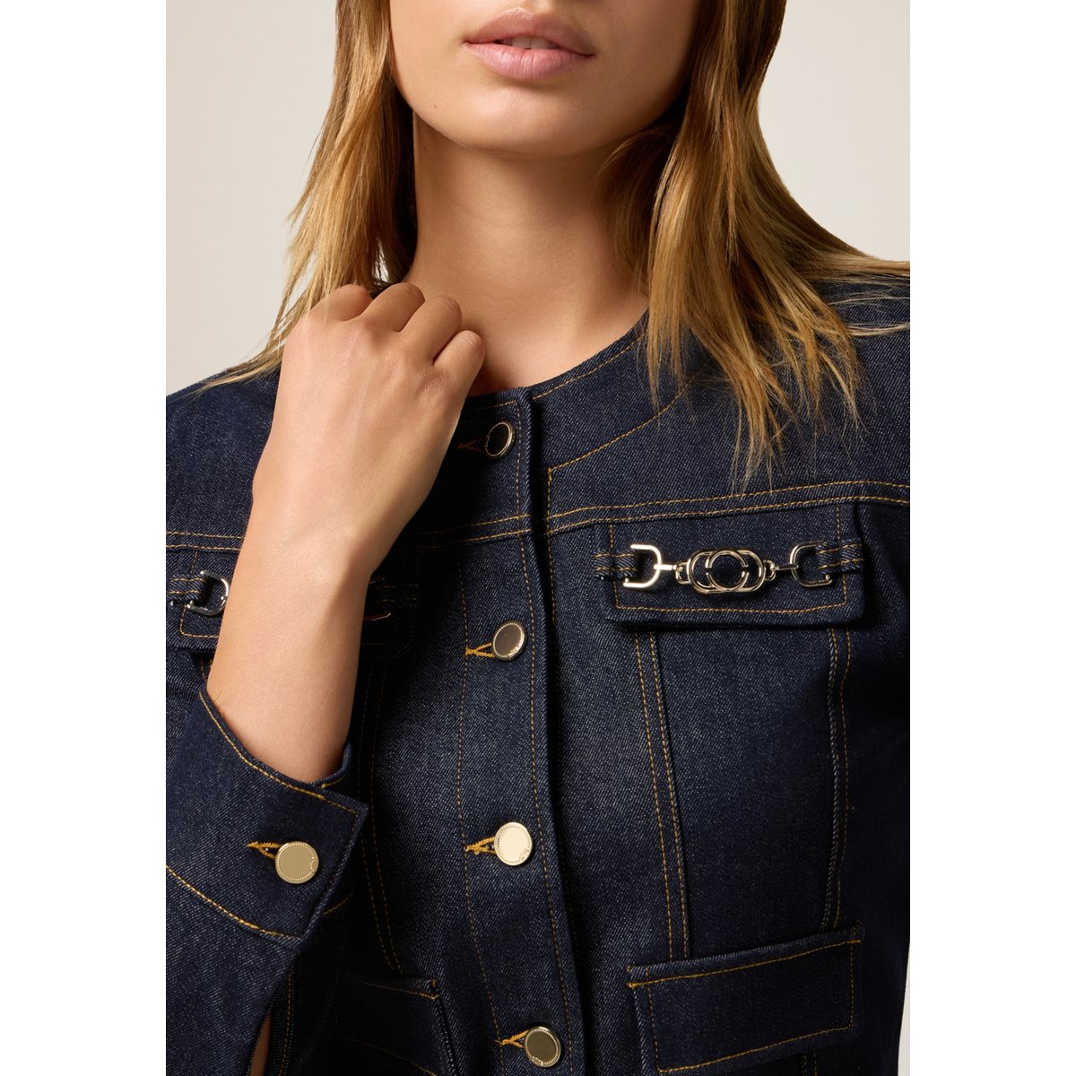 Veste bleu, OLTRE