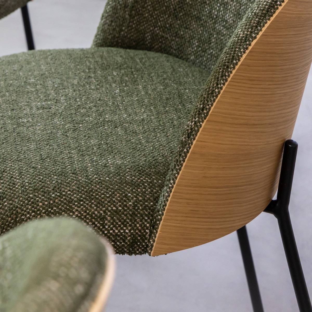 Lot de 2 chaises en tissu et bois NYSSA vert, MADE IN MEUBLES 
