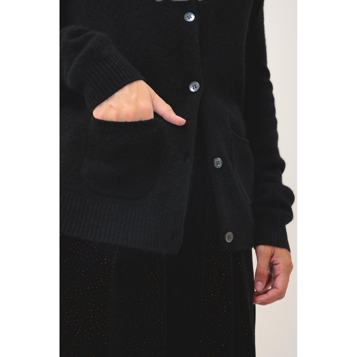 Cardigan Col Rond 4 Fils Noir Rose noir, JUST CASHMERE