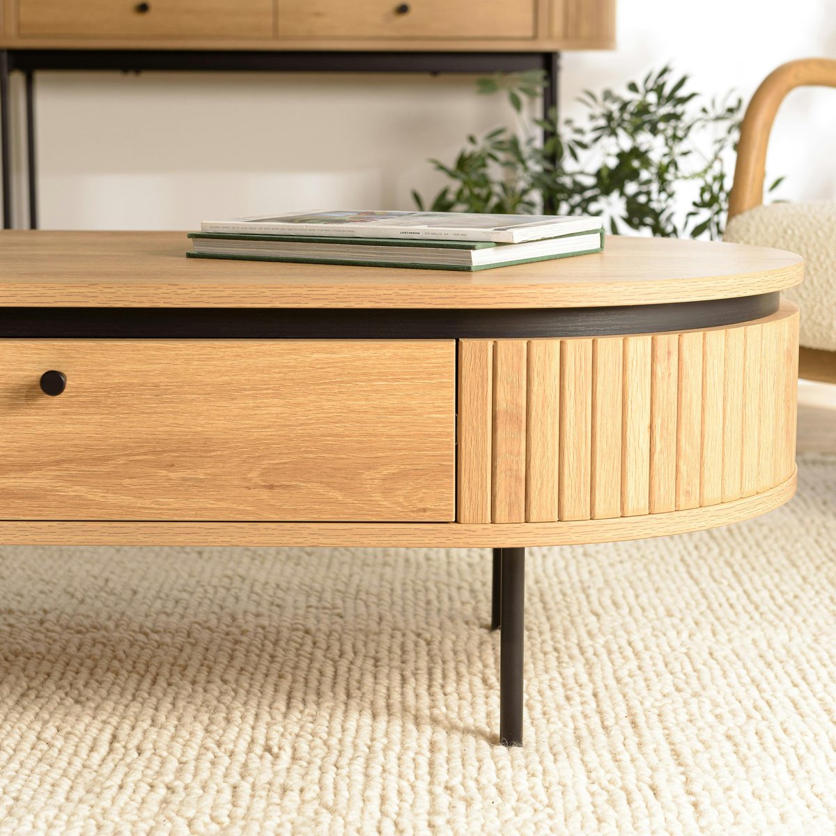 Table basse 2 tiroirs bords arrondis bois décor strié JINAN bois naturel, PIER IMPORT