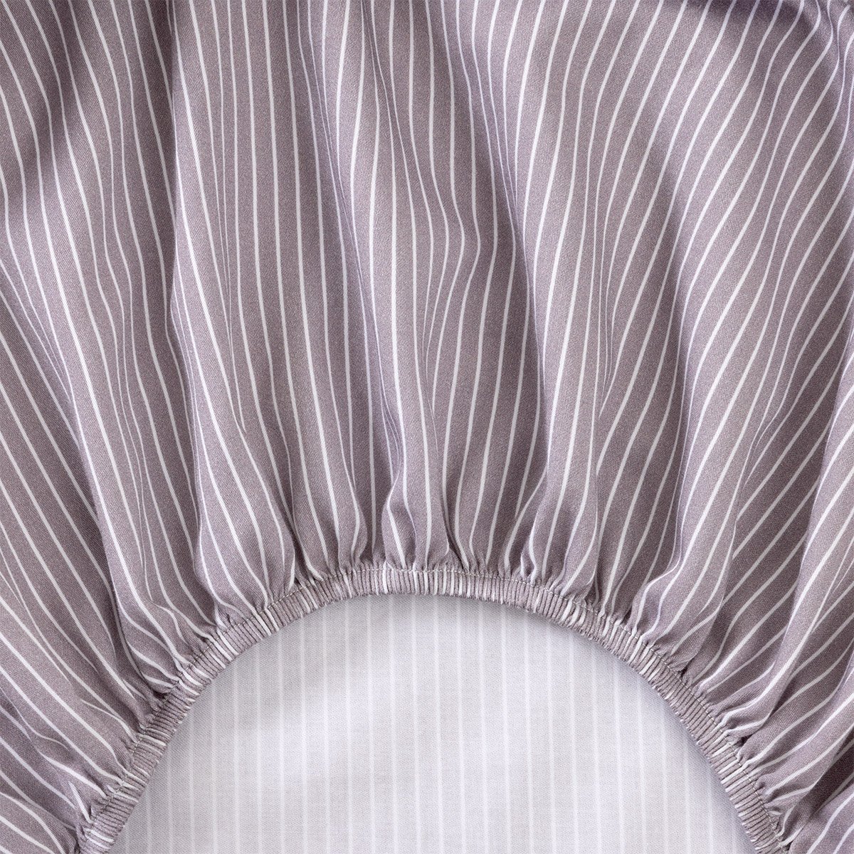 Drap housse en satin de coton lavé, L OMBRE multicolore, LACOSTE HOME
