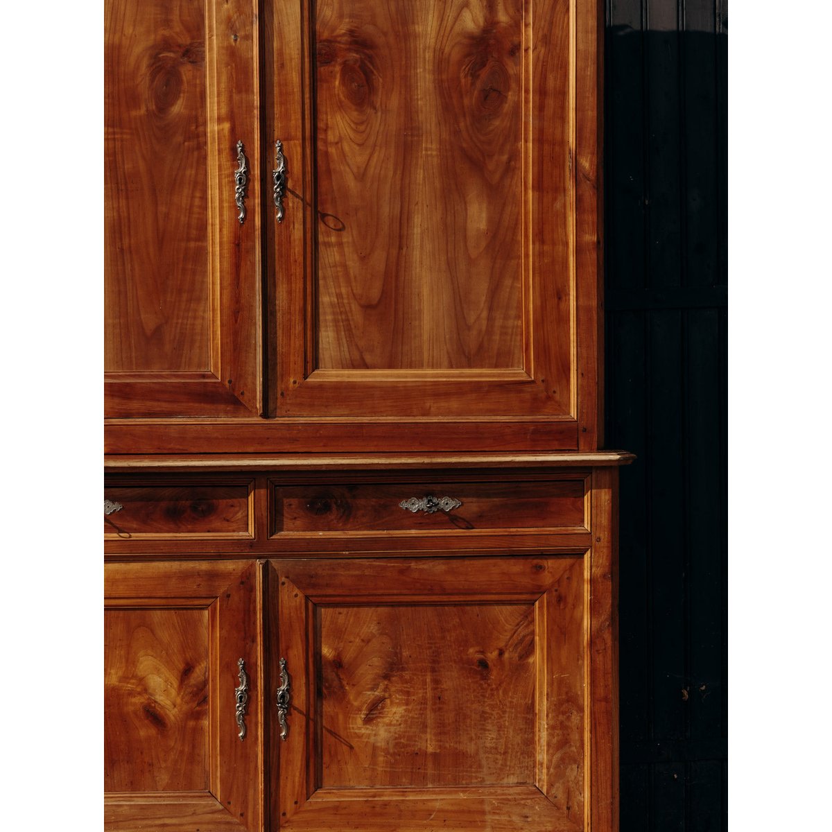 Armoire normande en merisier massif Blandine N°480 - Bon état bois clair, DEBONGOUT
