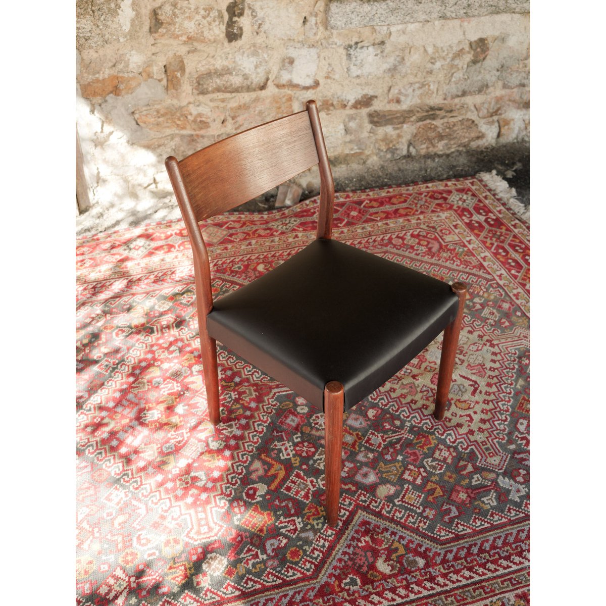 Lot de 4 chaises scandinaves Alma N°1990 - Bon état bois foncé, DEBONGOUT