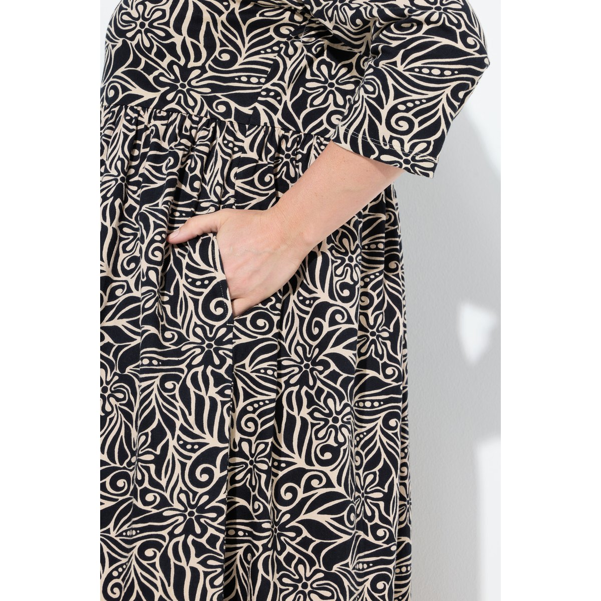Robe en jersey. Col rond et manches 3/4. noir, ULLA POPKEN