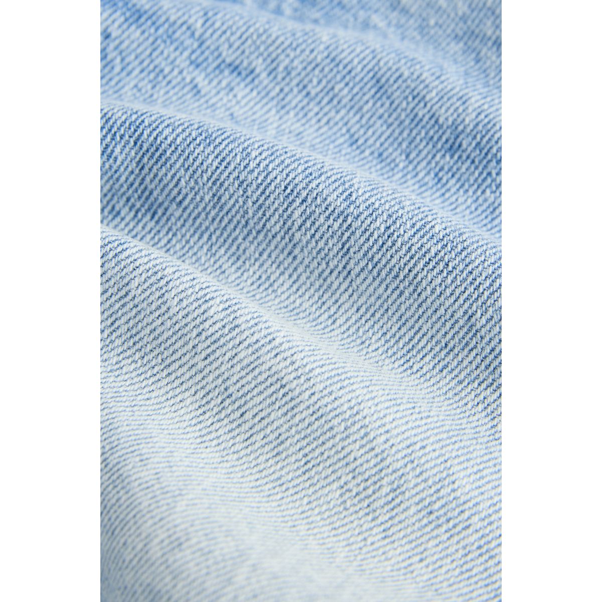 Short en jean à bords effilochés bleu moyen, NEXT